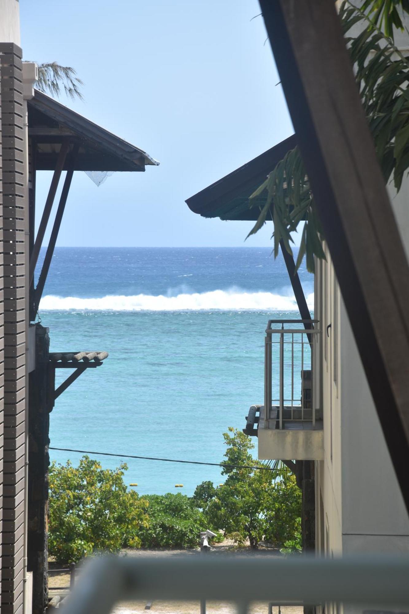 Blue Waves Beachfront Penthouse Flic-en-Flacq المظهر الخارجي الصورة